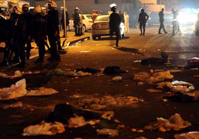 رجال شرطة بحرينيين في المنامة بعد مواجهات مع محتجين (الأوروبية-أرشيف)